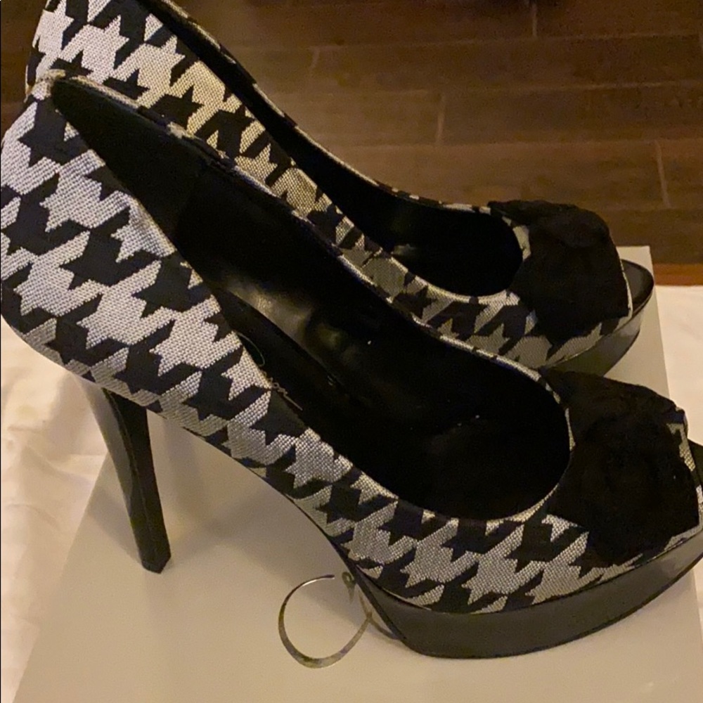 Jessica Simpson 5” Platform Heels
